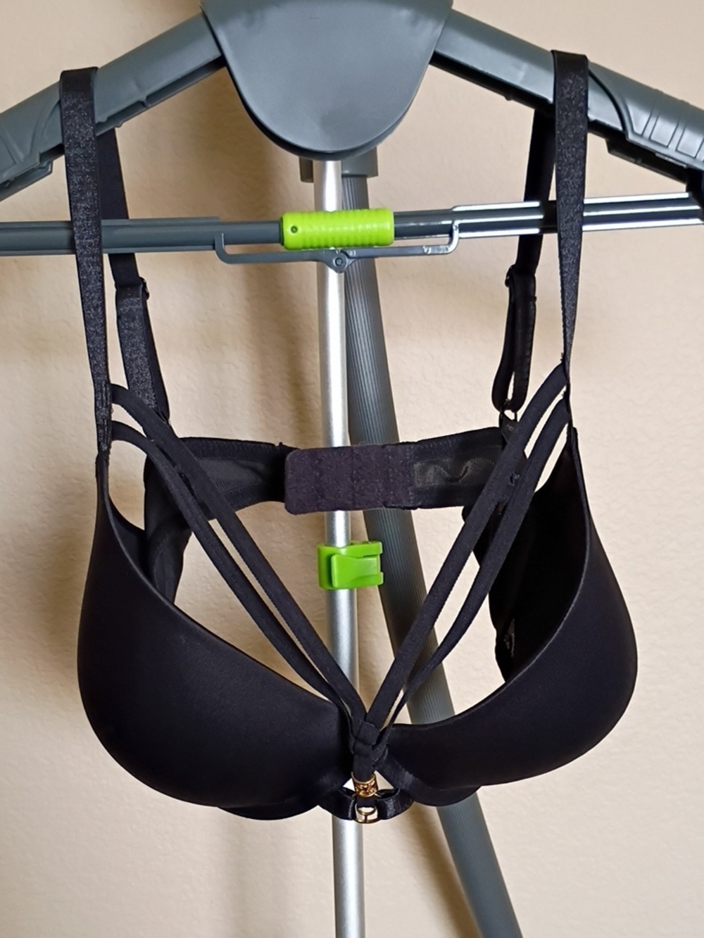 VENUS Black Strappy Gold Metal Jeweled Push-Up Bra Size 36DD